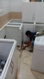 فني تركيب مطابخ بجده