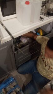 معلم تصليح المطبخ بجده