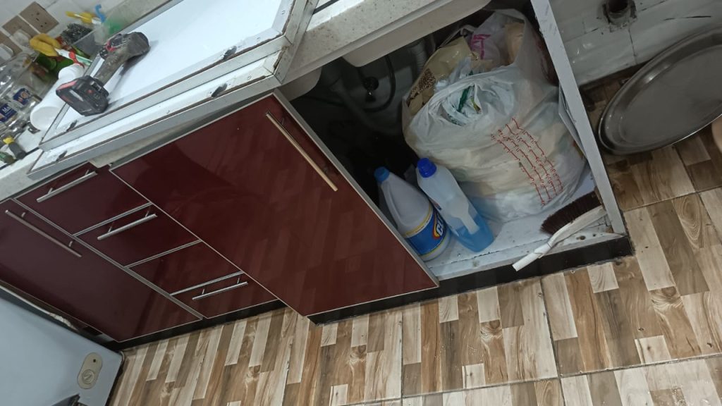 معلم نجار مطابخ بجدة – فني محترف لتركيب وتصليح دواليب المطبخ