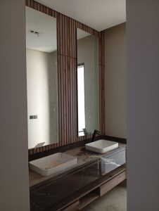 معلم نجار مطابخ بجدة – تفصيل وتركيب مطابخ خشب وألمنيوم بخبرة عالية