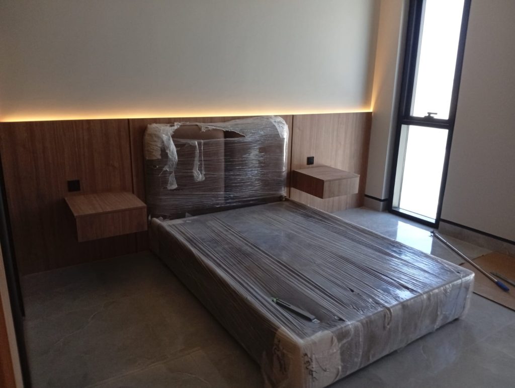 معلم نجار تركيب أثاث بجدة – متخصص في التفصيل والتركيب